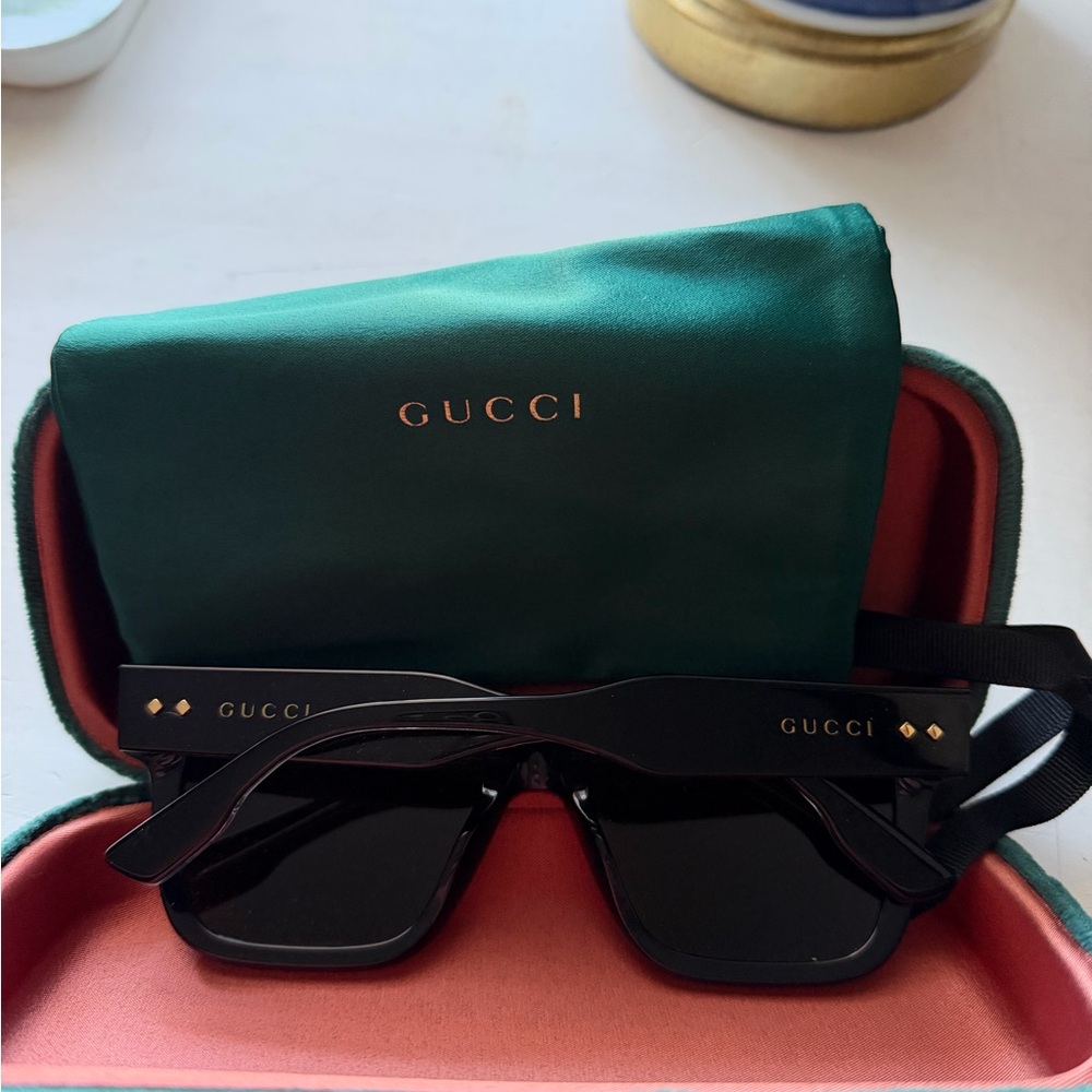 Gucci Black Square Sunglasses - Picture 3 of 4